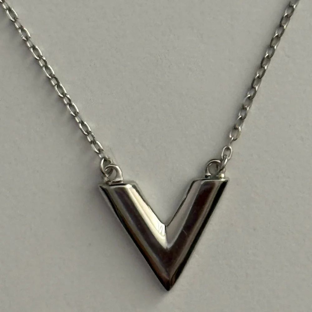 V shape 925 sterling silver necklace size adjustable extension chain with heart